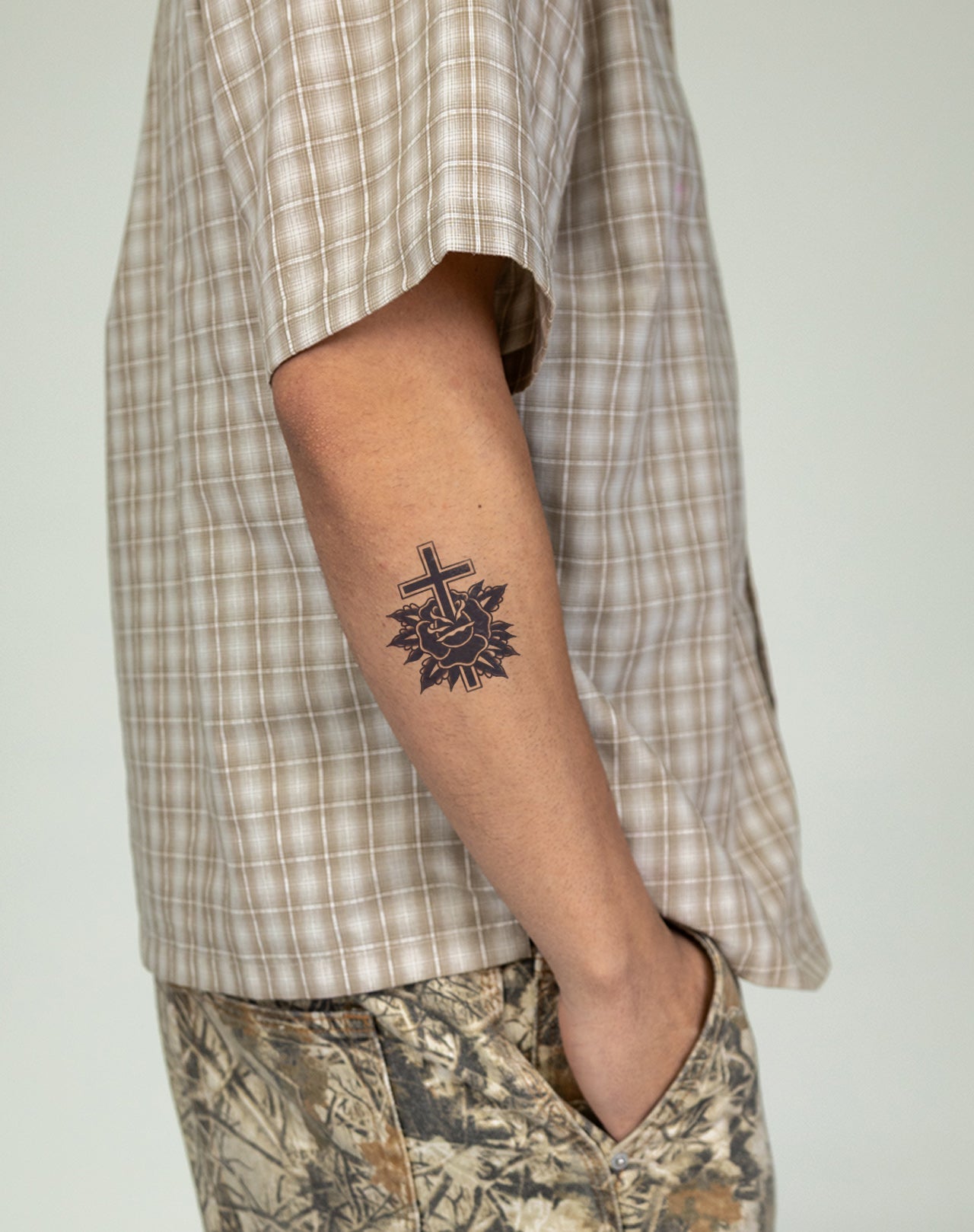Cross & Rose